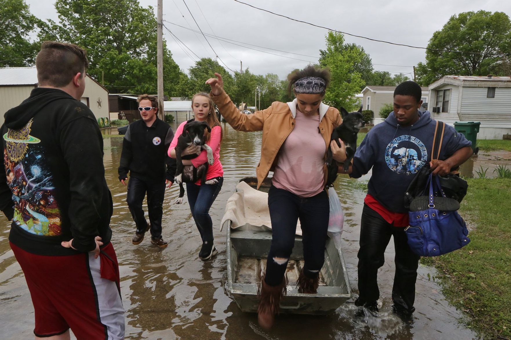 Cedar Hill trailer park flooded by the Big River